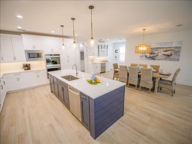 2305 Avenue C Bradenton Beach FL 34217 A4668810 image5