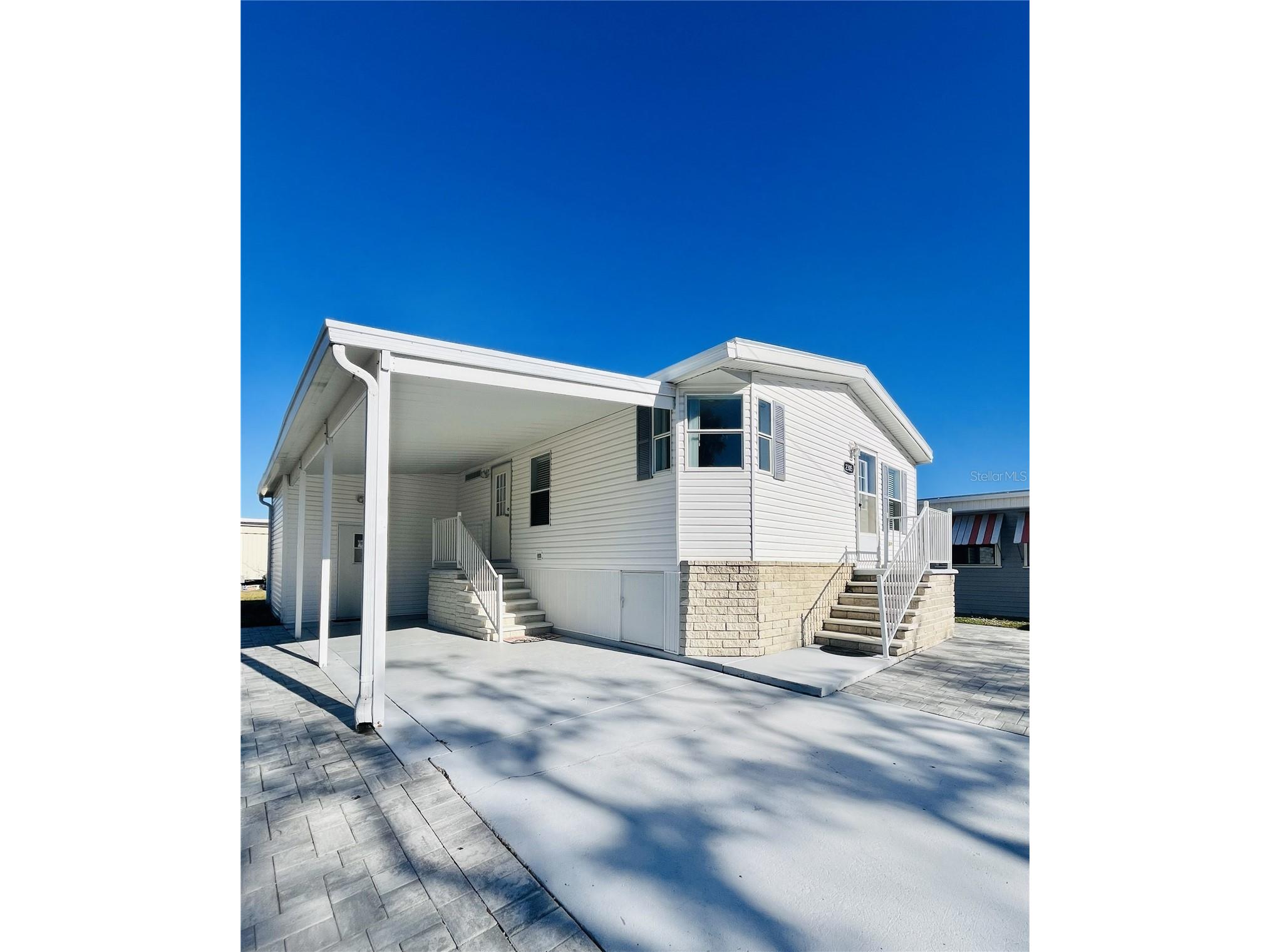 2305 Bay Drive Bradenton FL 34207 - SARASOTA BAY A4677787 image1