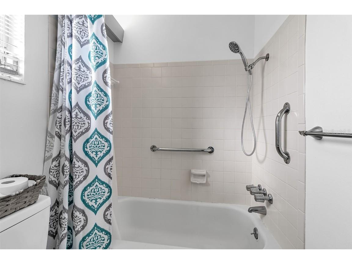 2305 Bayshore Gardens Parkway Bradenton FL 34207 A4673796 image11