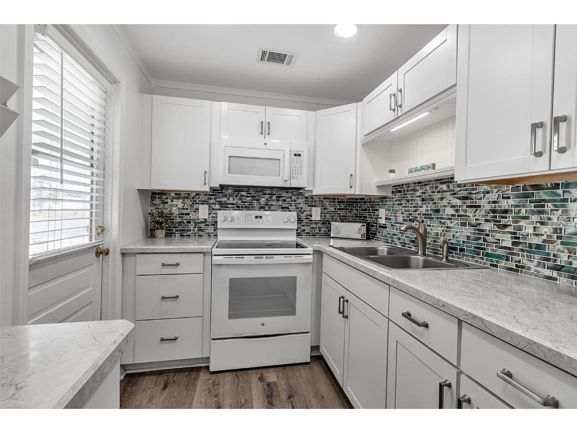 2305 Bayshore Gardens Parkway Bradenton FL 34207 A4673796 image7