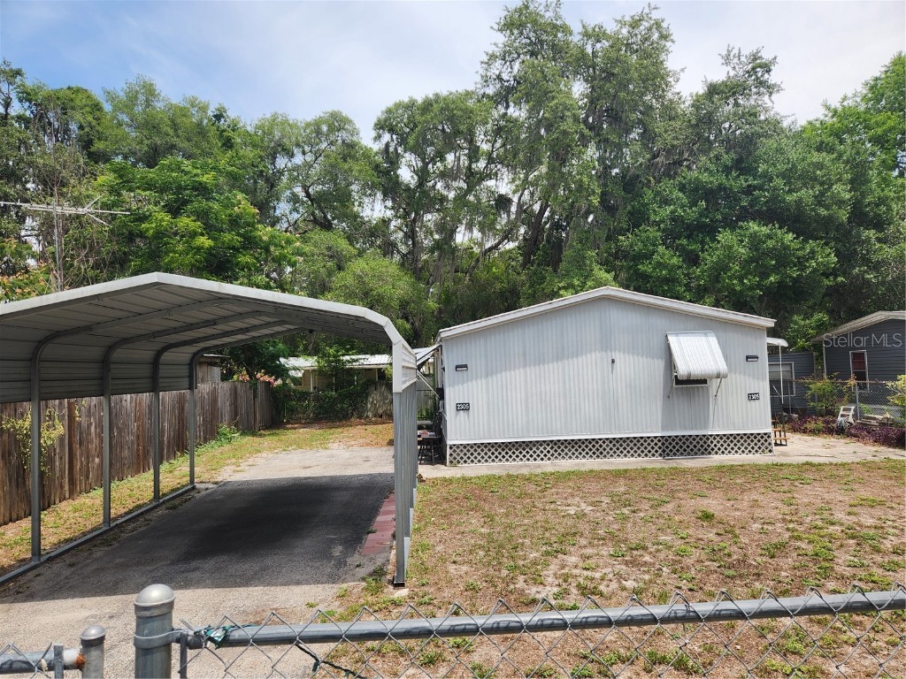 2305 Cr 436a Lake Panasoffkee FL 33538 OM702727 image1