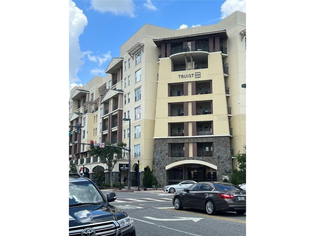 2305 Edgewater Drive #1305 Orlando FL 32804 O6022058 image1