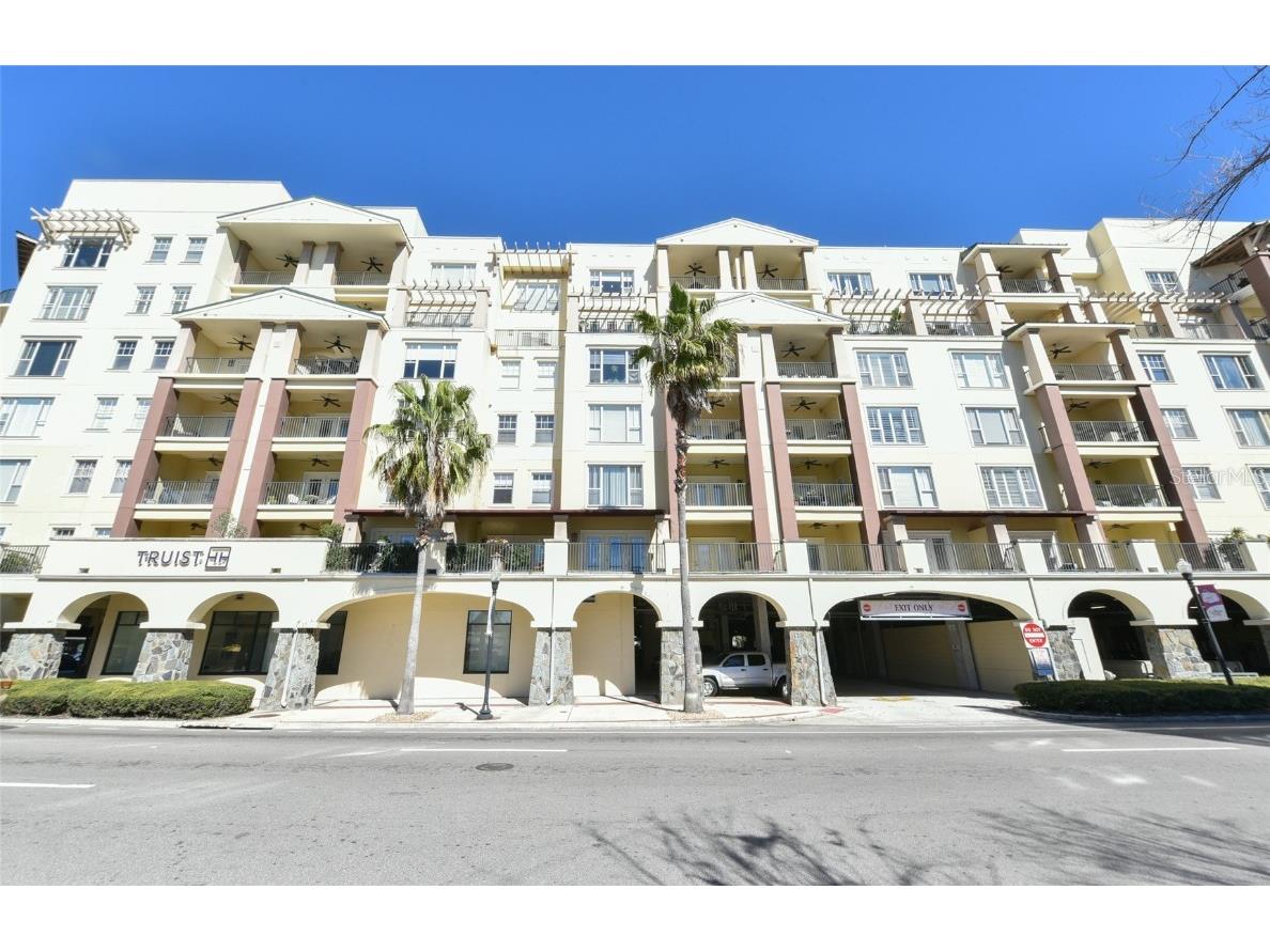 2305 Edgewater Drive #1505 Orlando FL 32804 O6089643 image1