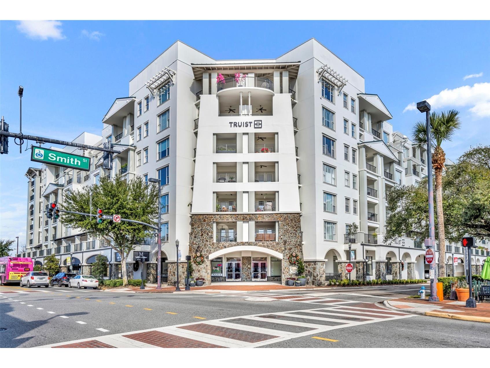 2305 Edgewater Drive #1602 Orlando FL 32804 O6410720 image1