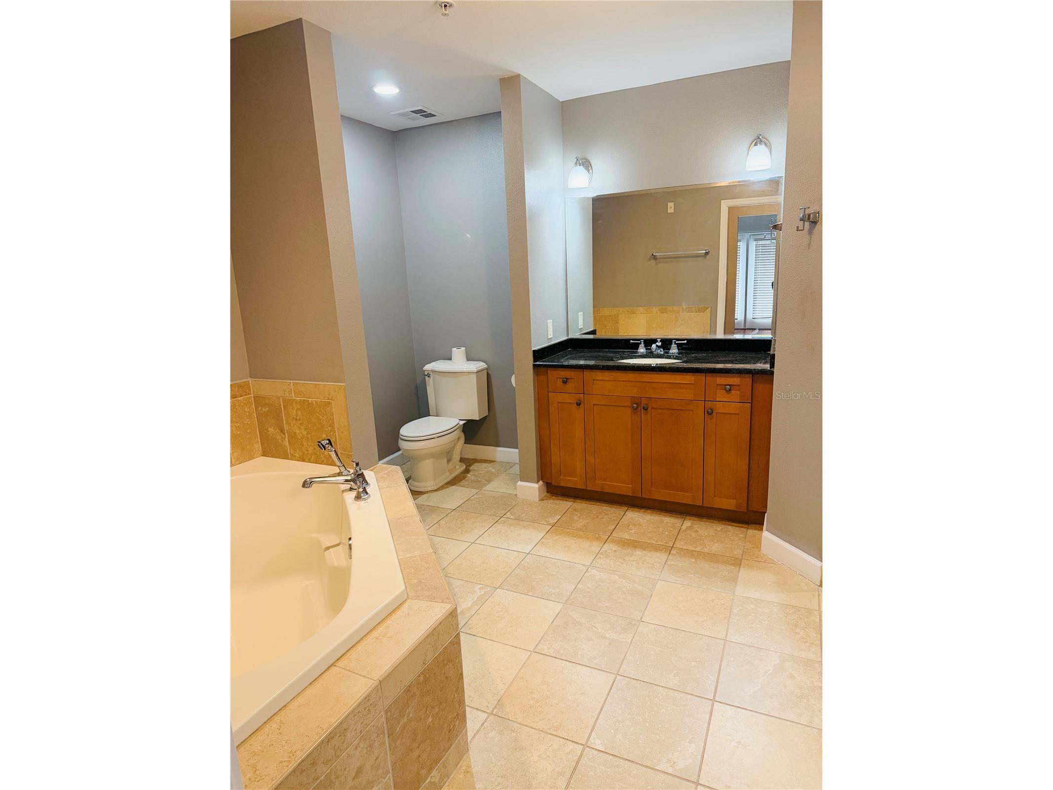 2305 Edgewater Drive #1708 Orlando FL 32804 O6415062 image12