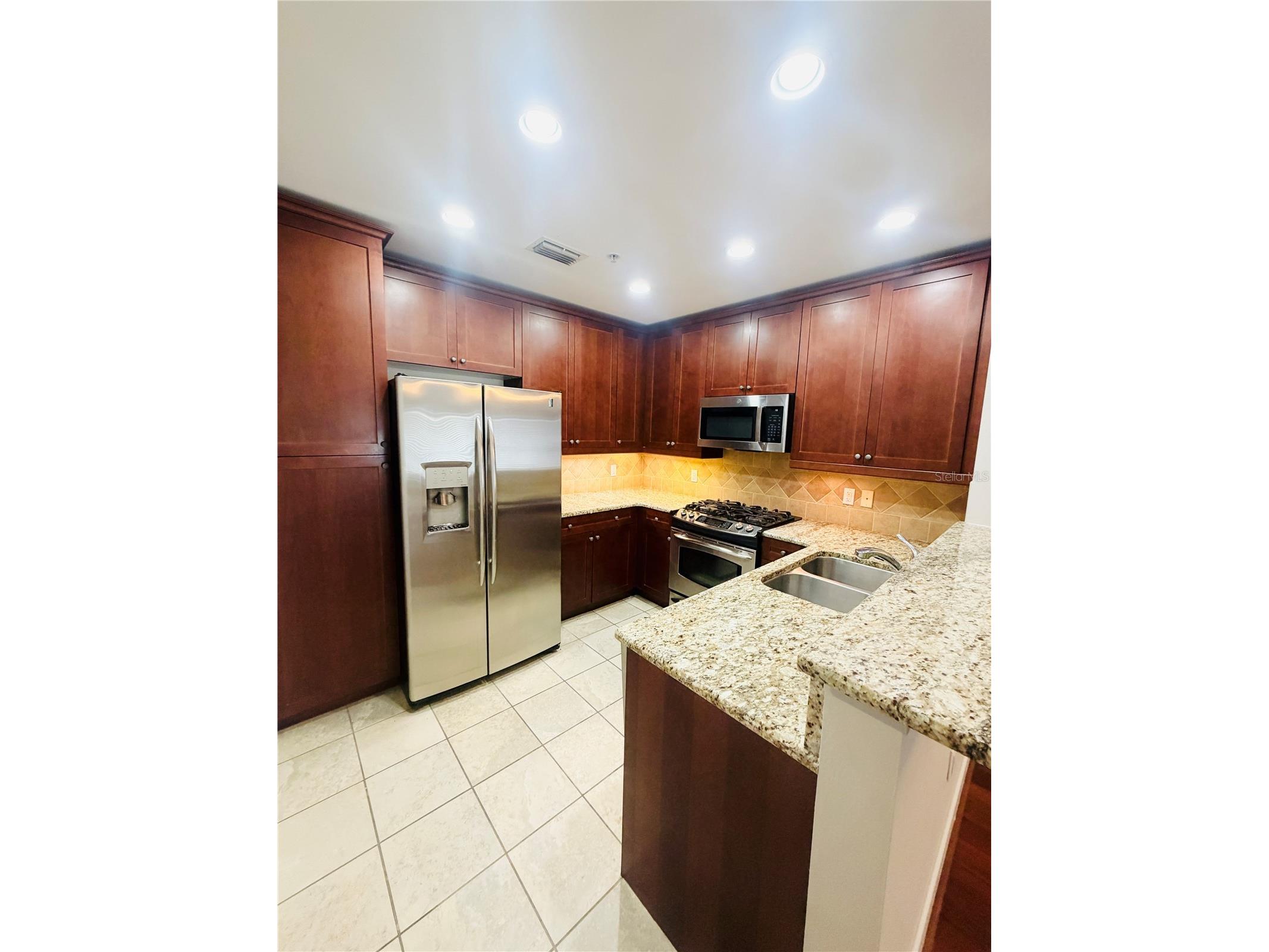2305 Edgewater Drive #1708 Orlando FL 32804 O6415062 image5