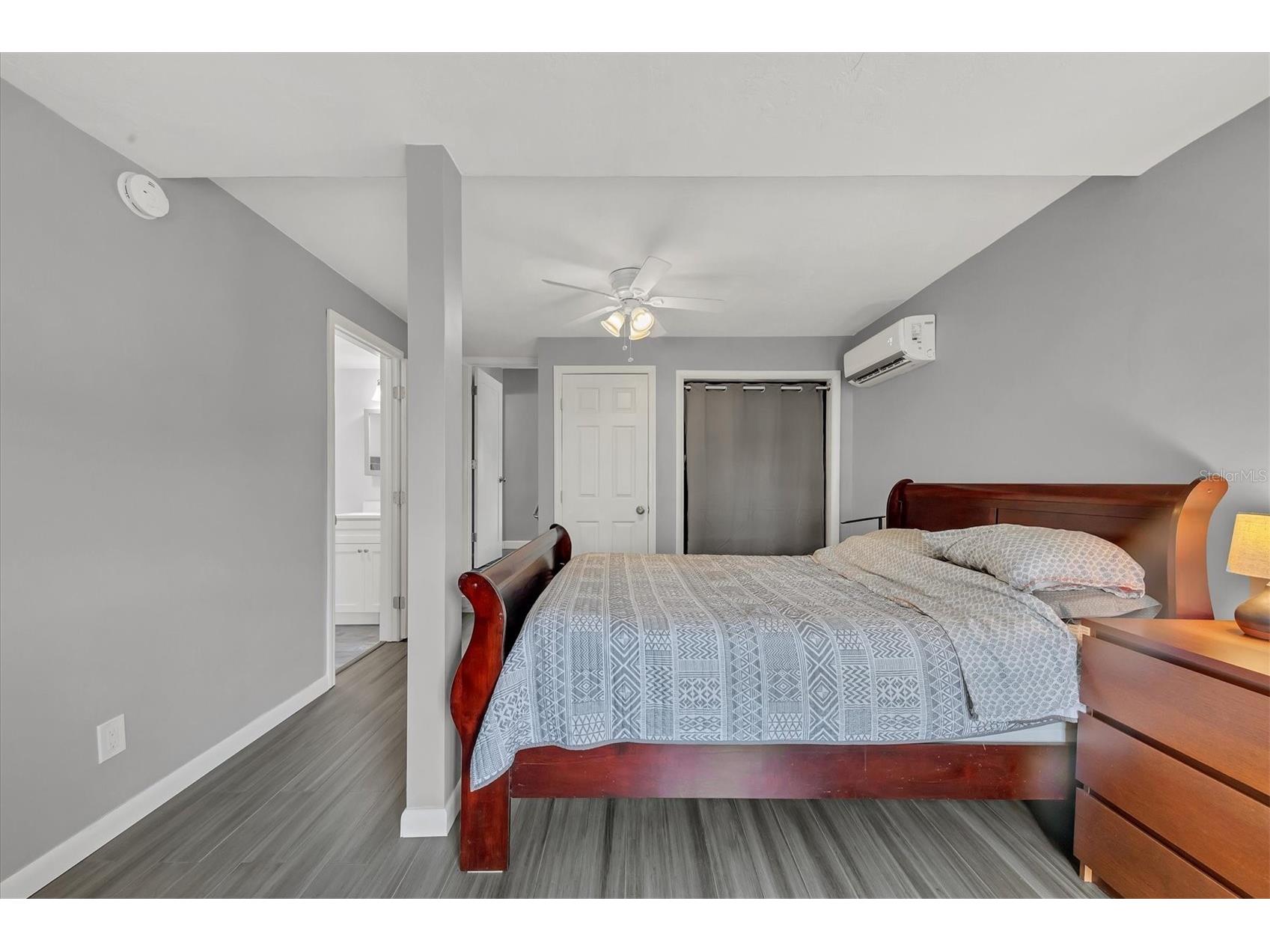2305 Novus Street Sarasota FL 34237 A4682856 image11