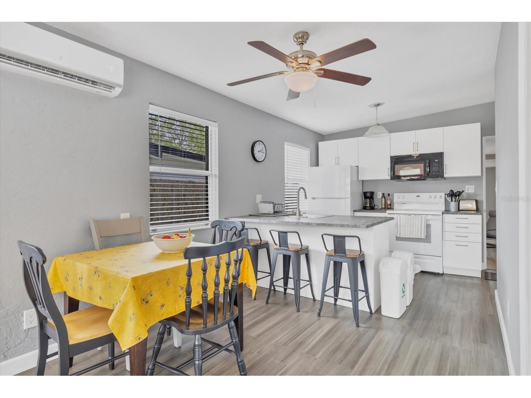 2305 Novus Street Sarasota FL 34237 A4682856 image16