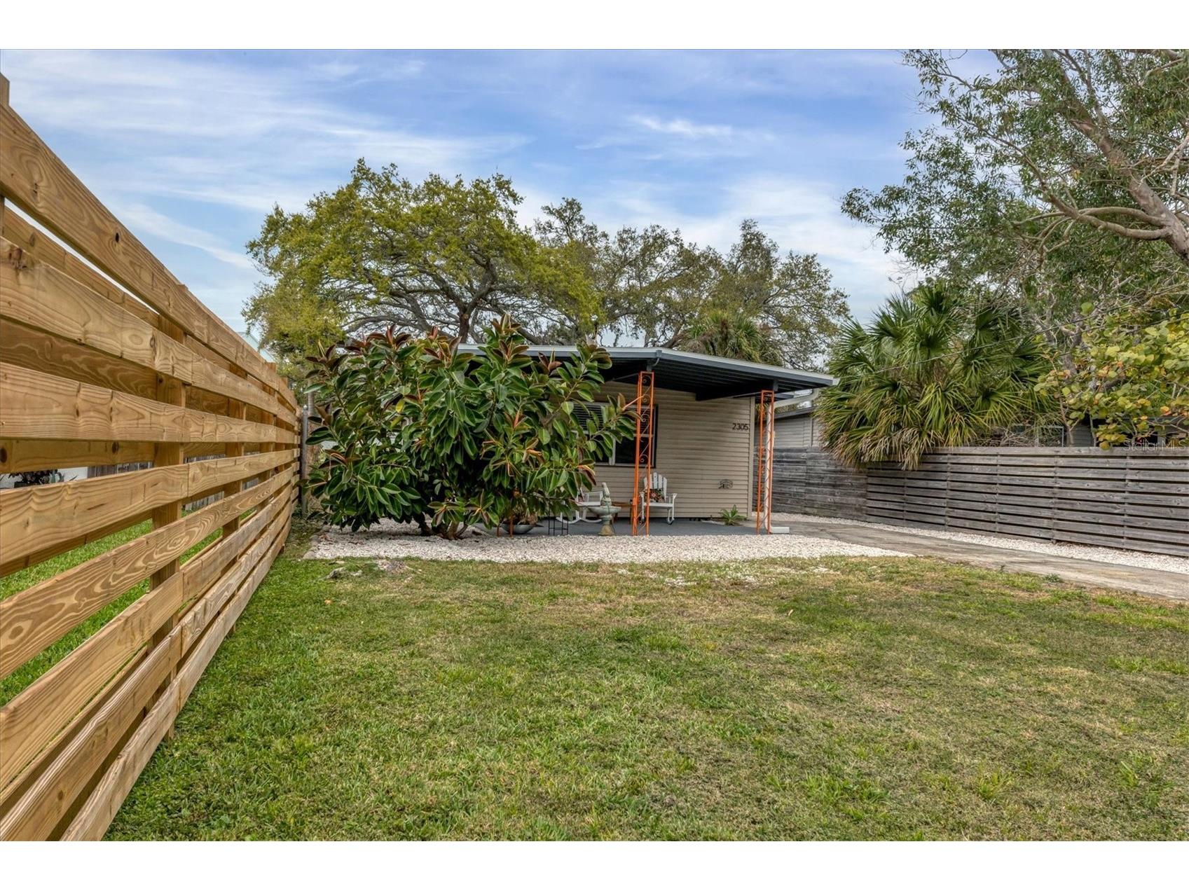 2305 Novus Street Sarasota FL 34237 A4682856 image2