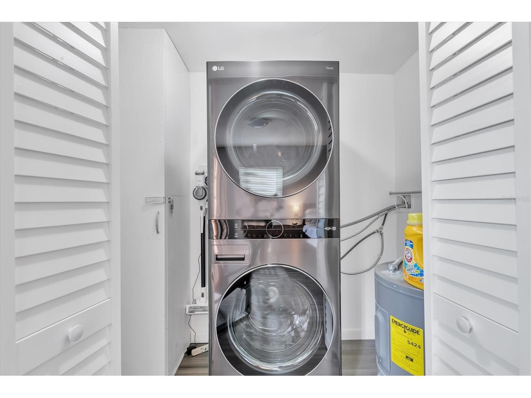 2305 Novus Street Sarasota FL 34237 A4682856 image20