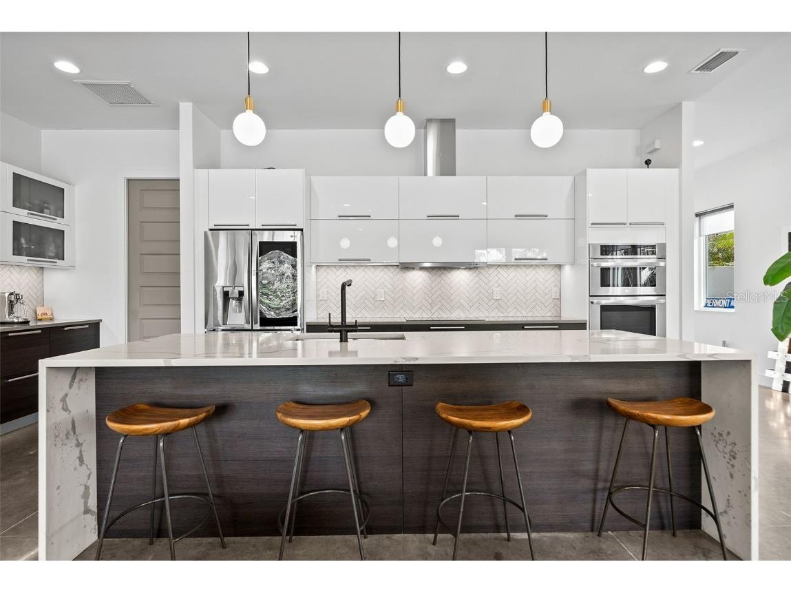 2305 Pine Terrace Sarasota FL 34231 A4642398 image17