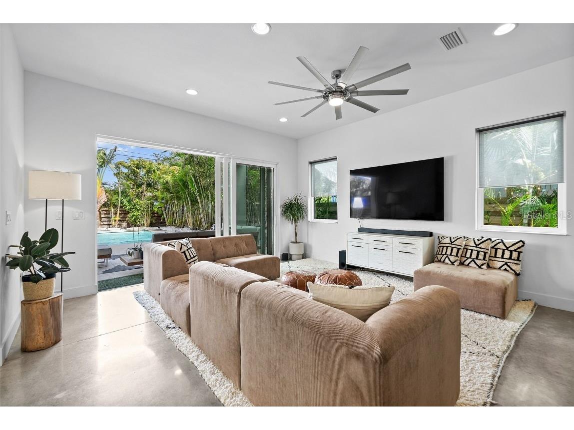 2305 Pine Terrace Sarasota FL 34231 A4642398 image24