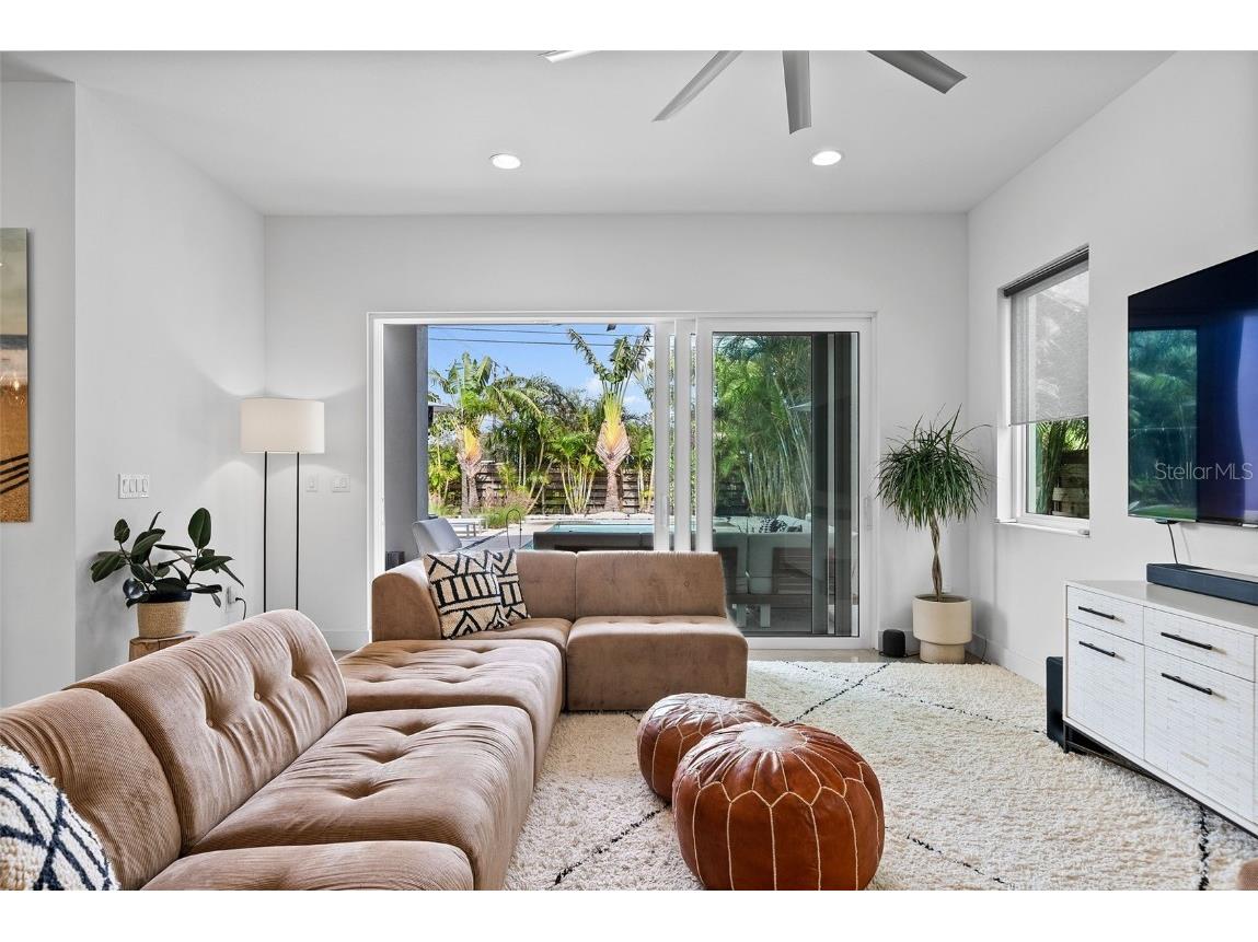 2305 Pine Terrace Sarasota FL 34231 A4642398 image25