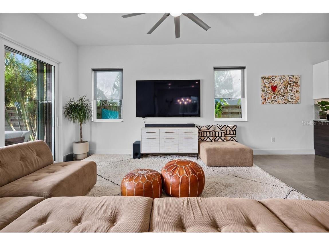 2305 Pine Terrace Sarasota FL 34231 A4642398 image27