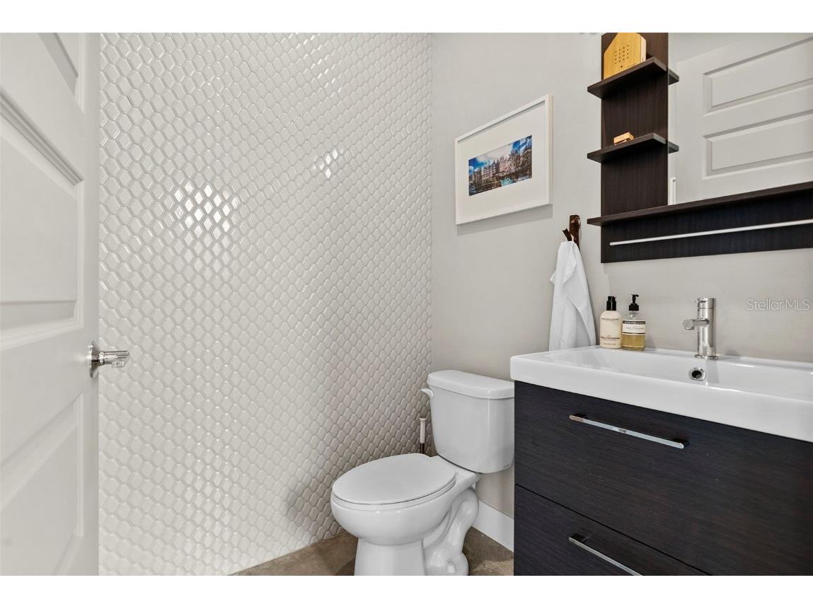 2305 Pine Terrace Sarasota FL 34231 A4642398 image53