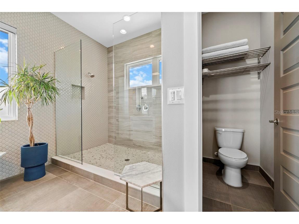 2305 Pine Terrace Sarasota FL 34231 A4642398 image66