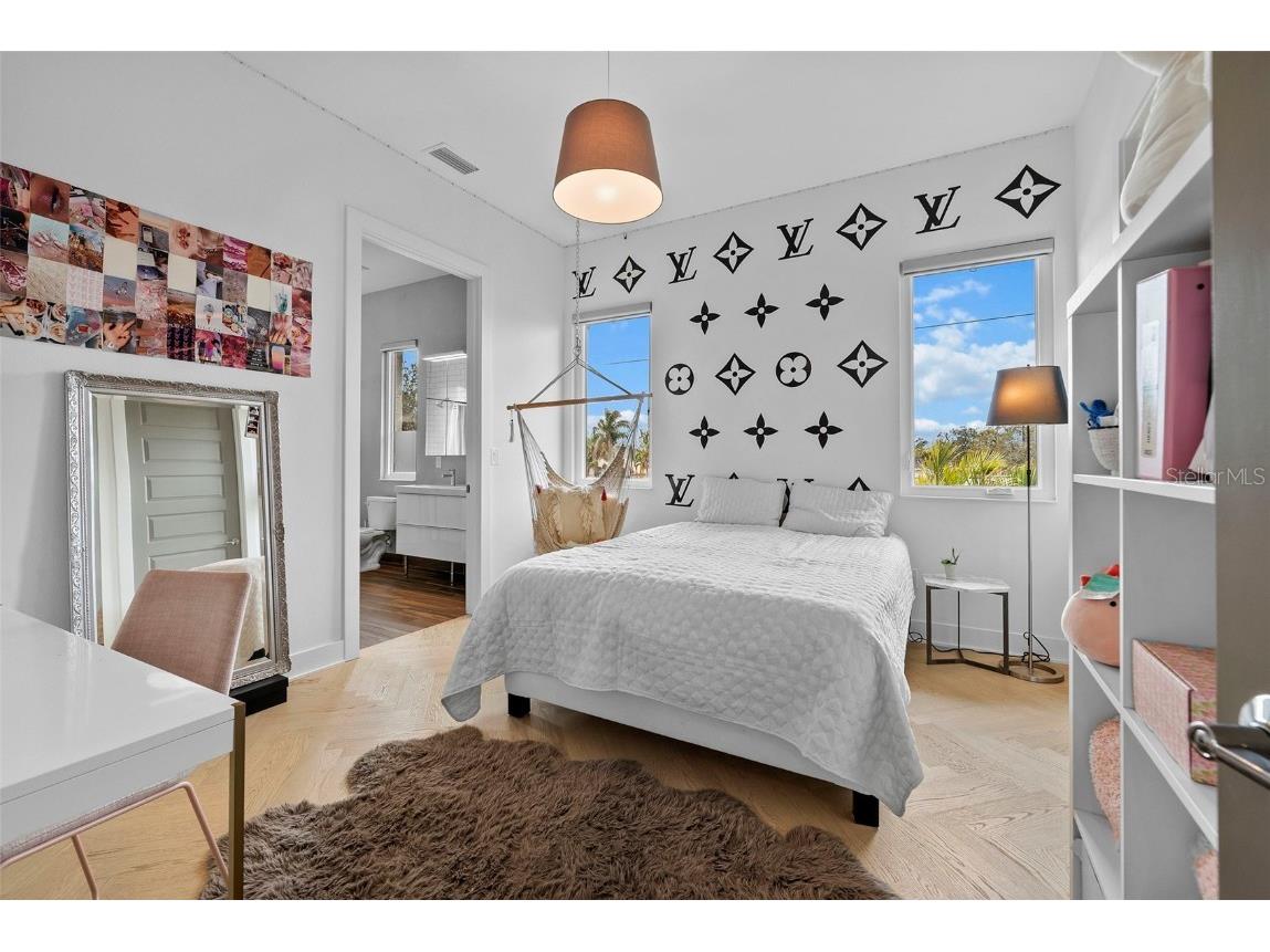 2305 Pine Terrace Sarasota FL 34231 A4642398 image80