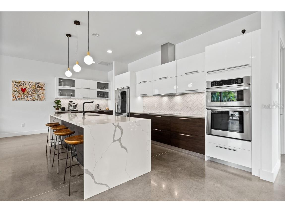 2305 Pine Terrace Sarasota FL 34231 A4642398 image9