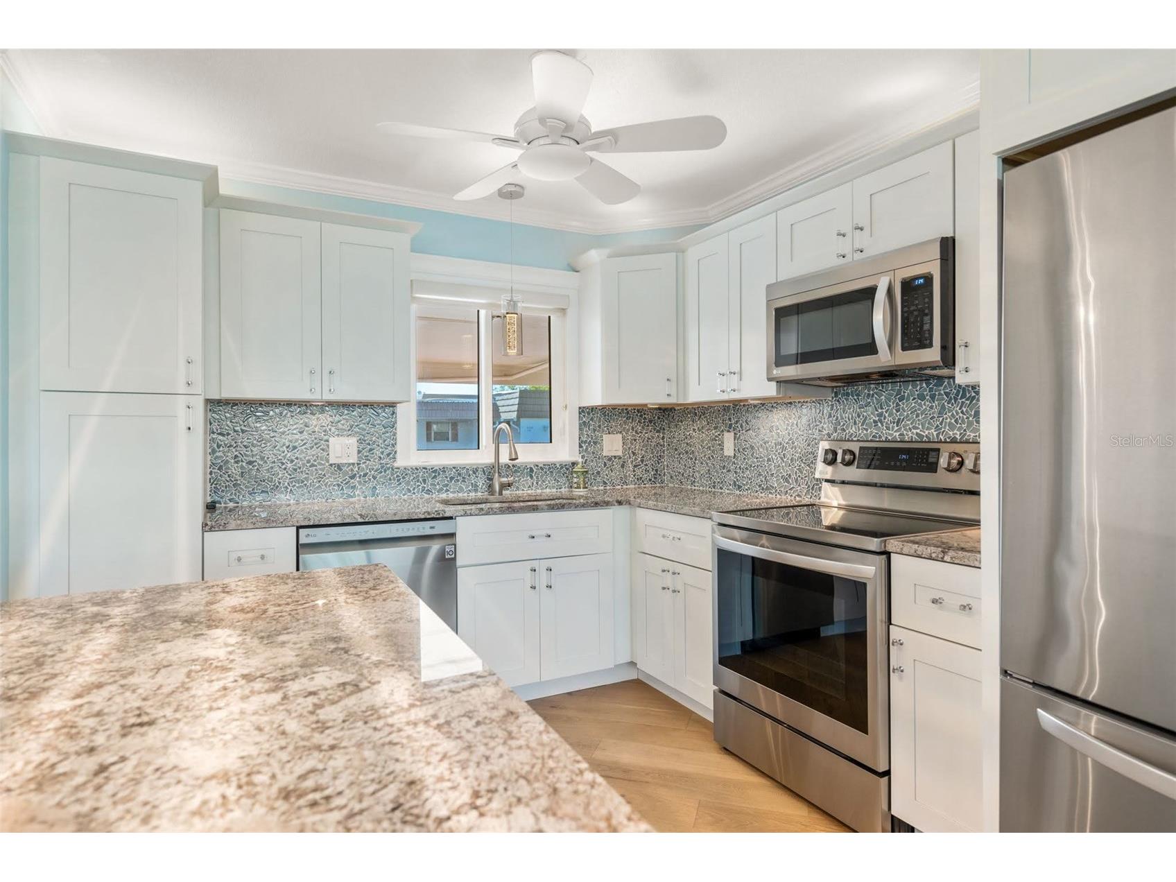 2305 Riverbluff Parkway #V256 Sarasota FL 34231 A4698931 image13