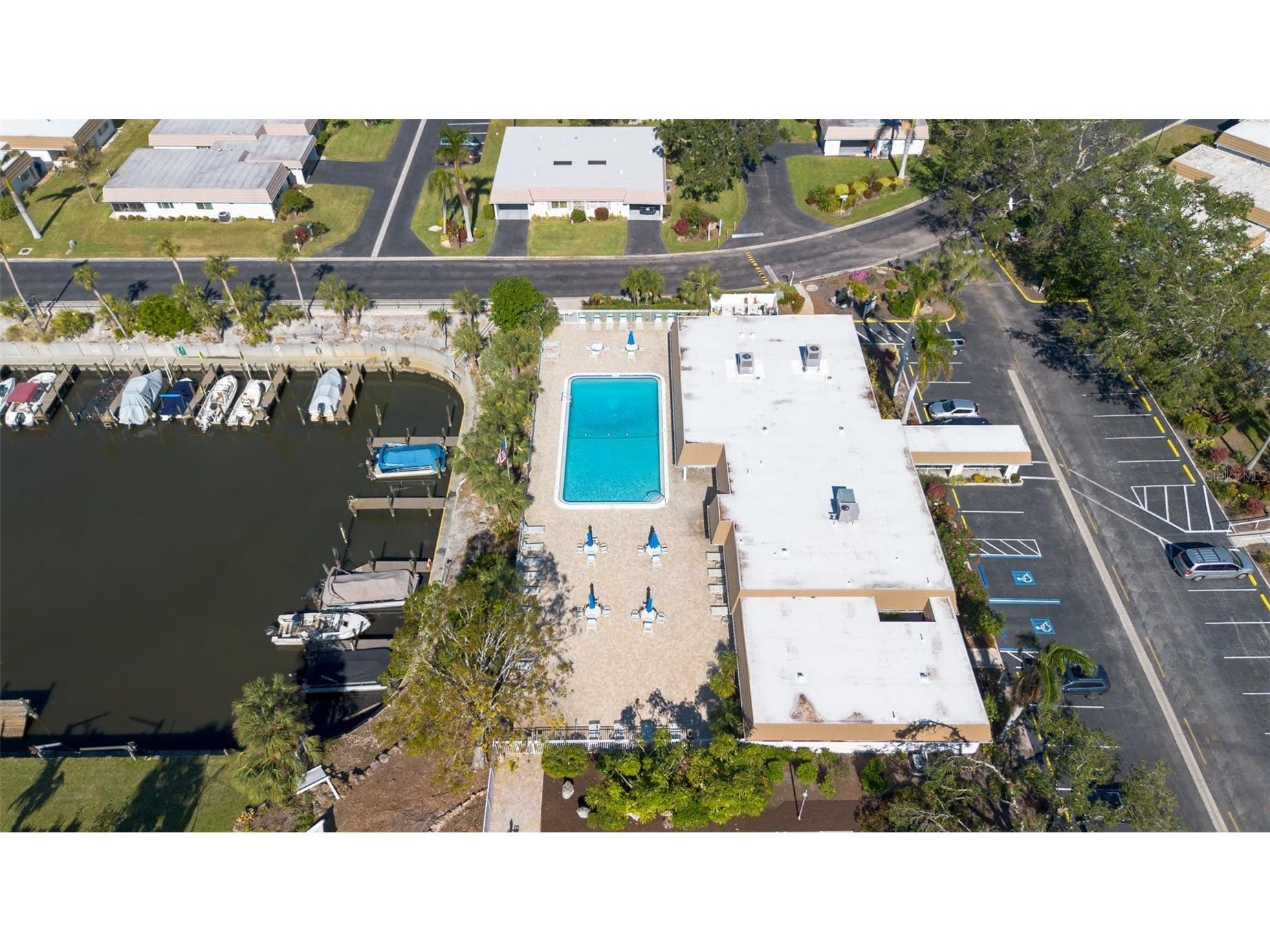2305 Riverbluff Parkway #V256 Sarasota FL 34231 A4698931 image28