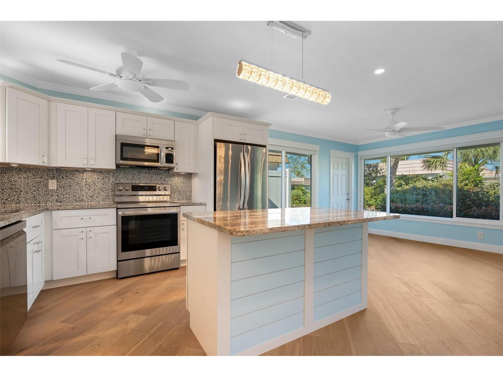2305 Riverbluff Parkway #V256 Sarasota FL 34231 A4698931 image7