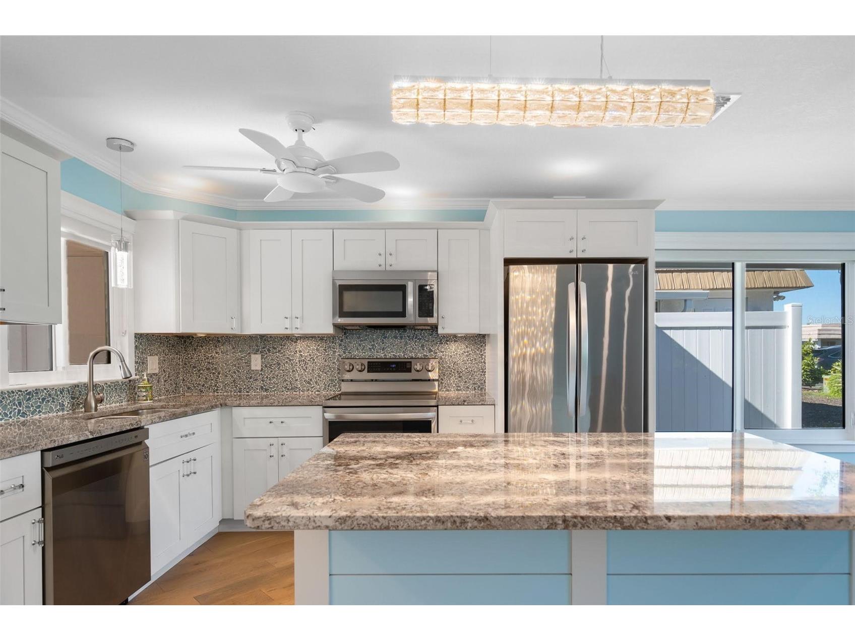 2305 Riverbluff Parkway #V256 Sarasota FL 34231 A4698931 image9