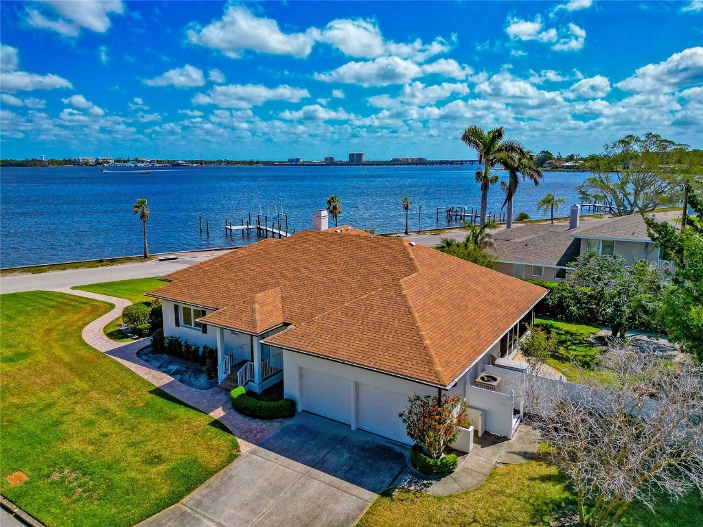 2305 Riverview Boulevard Bradenton FL 34205 - MANATEE RIVER A4646927 image1