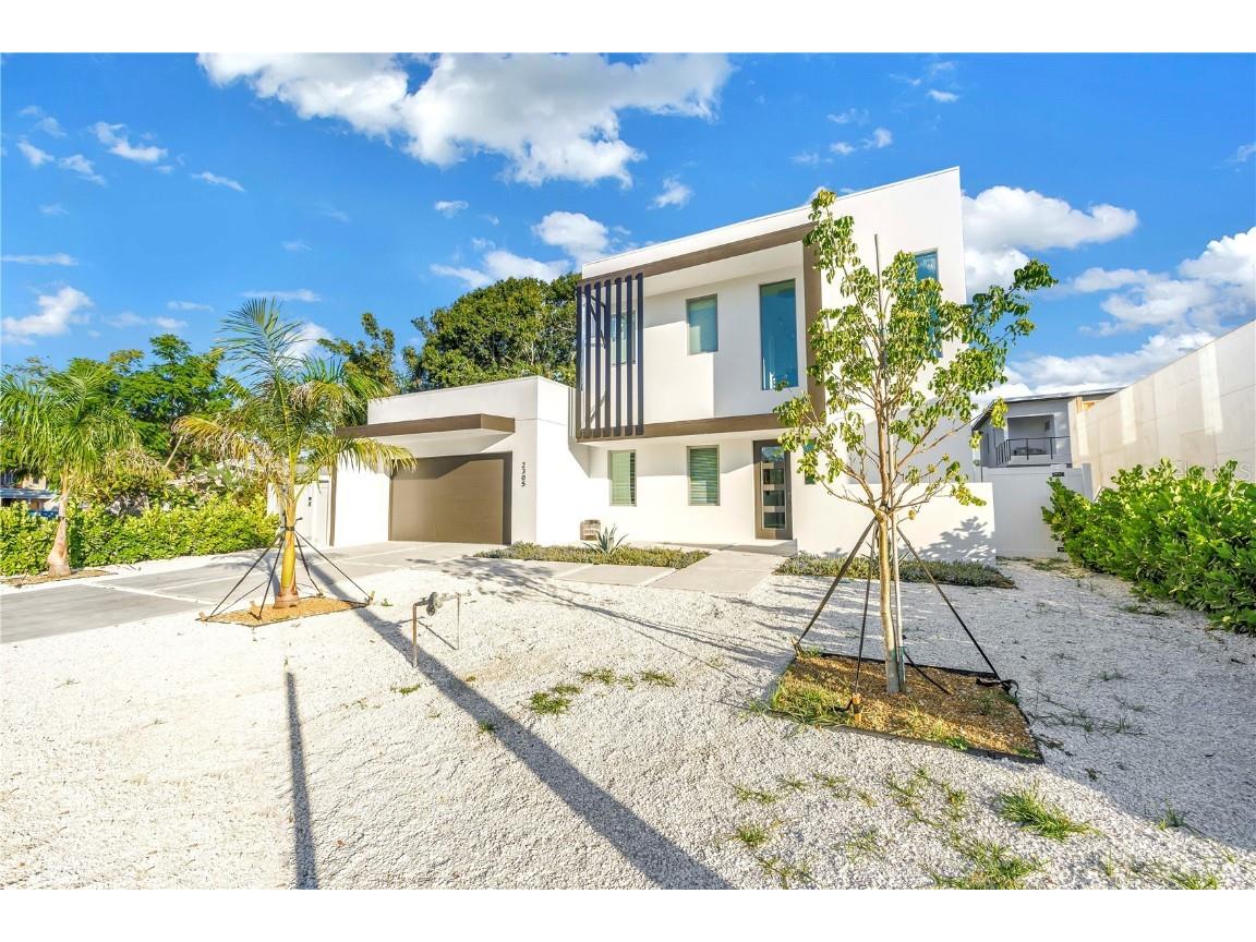 2305 Temple Street Sarasota FL 34239 A4670467 image2