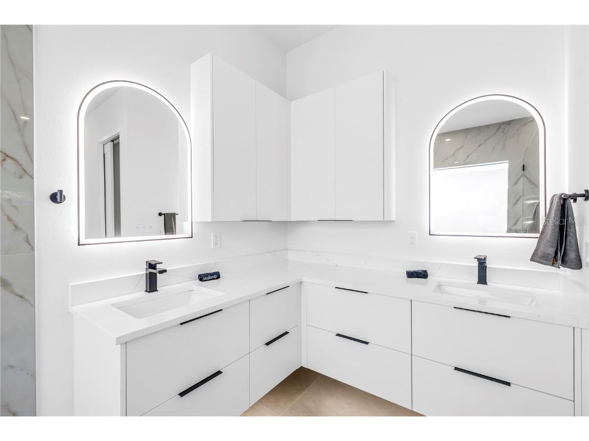 2305 Temple Street Sarasota FL 34239 A4670467 image26