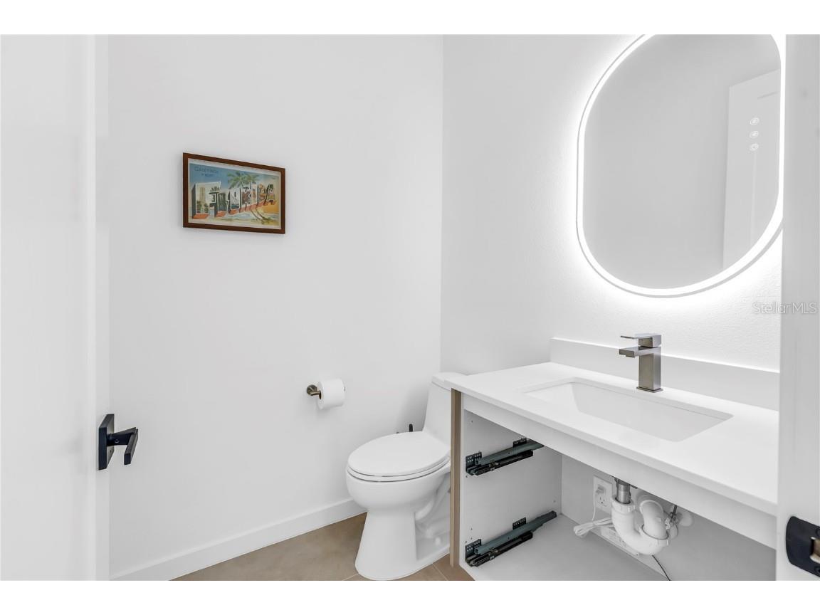 2305 Temple Street Sarasota FL 34239 A4670467 image33