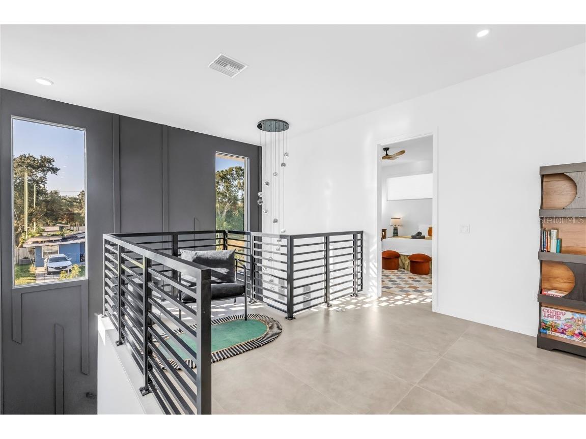 2305 Temple Street Sarasota FL 34239 A4670467 image34