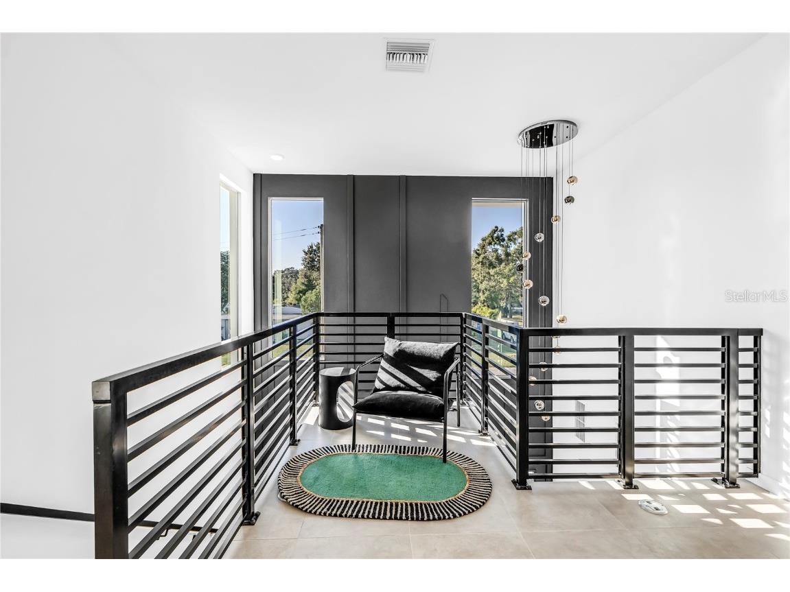 2305 Temple Street Sarasota FL 34239 A4670467 image35