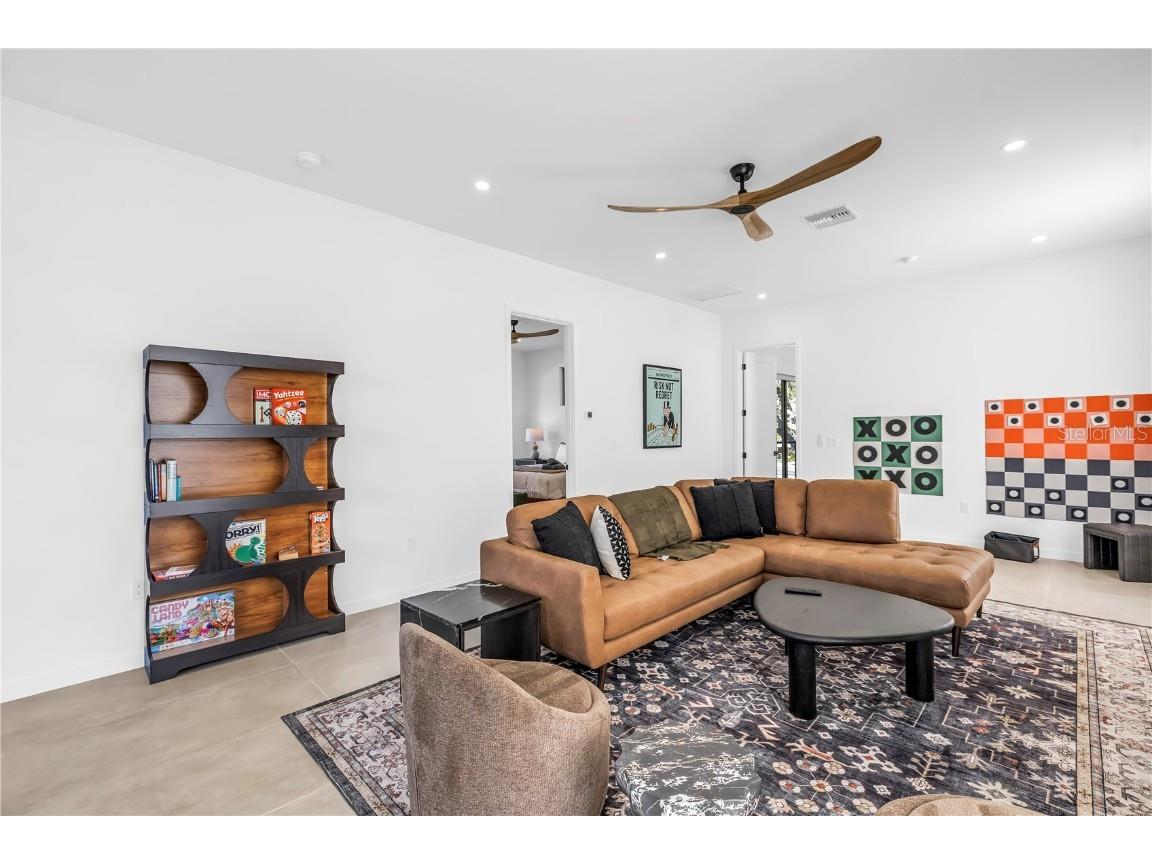 2305 Temple Street Sarasota FL 34239 A4670467 image37