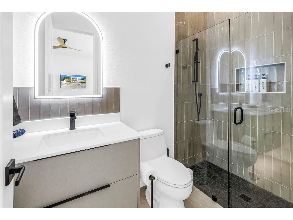 2305 Temple Street Sarasota FL 34239 A4670467 image50