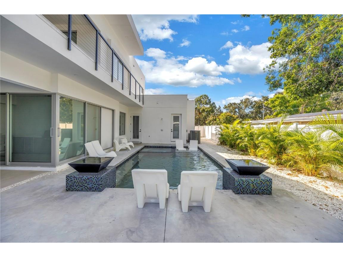 2305 Temple Street Sarasota FL 34239 A4670467 image62