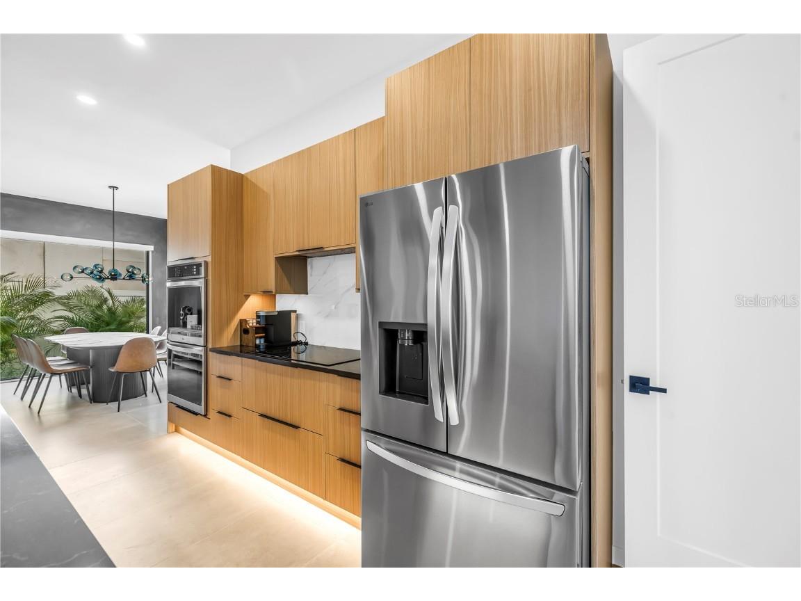 2305 Temple Street Sarasota FL 34239 A4670516 image14