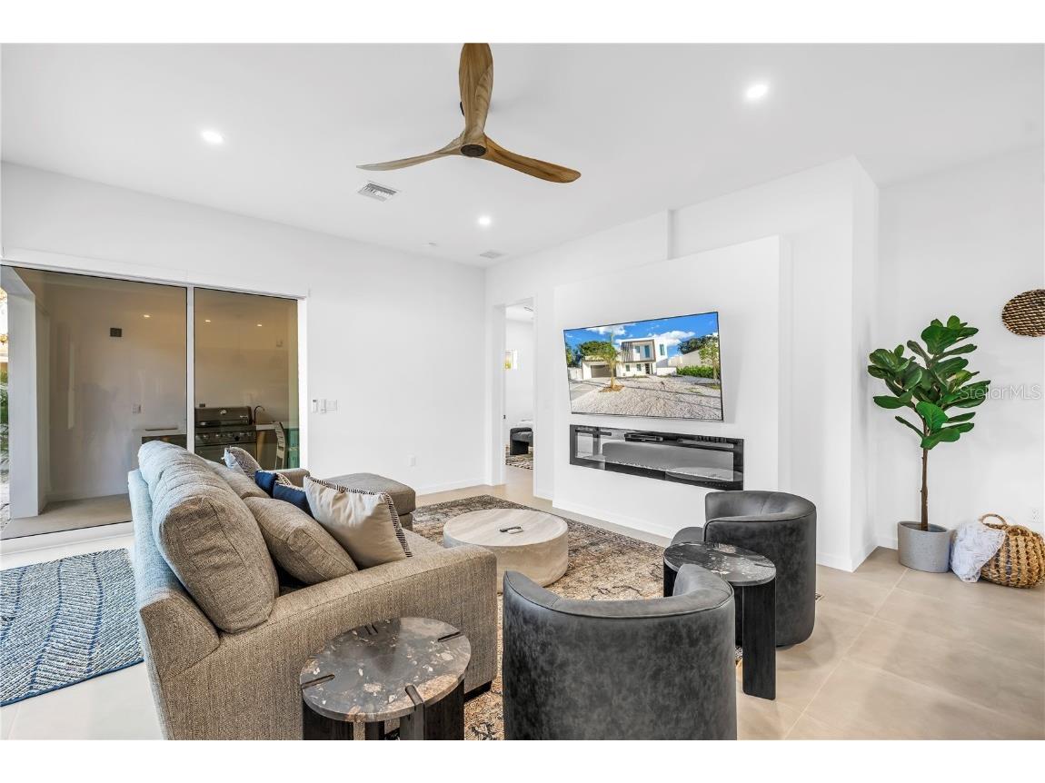 2305 Temple Street Sarasota FL 34239 A4670516 image16