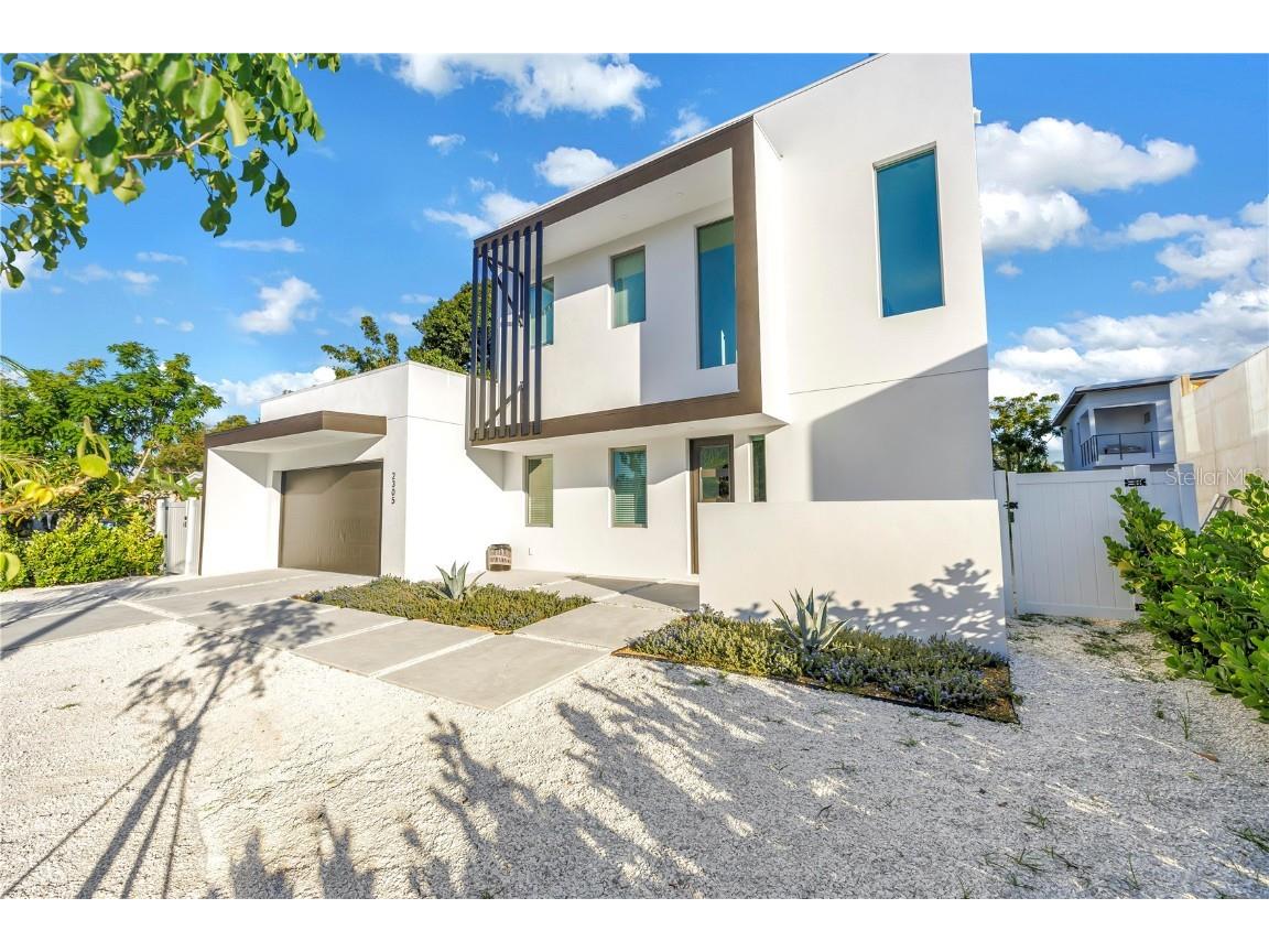 2305 Temple Street Sarasota FL 34239 A4670516 image2
