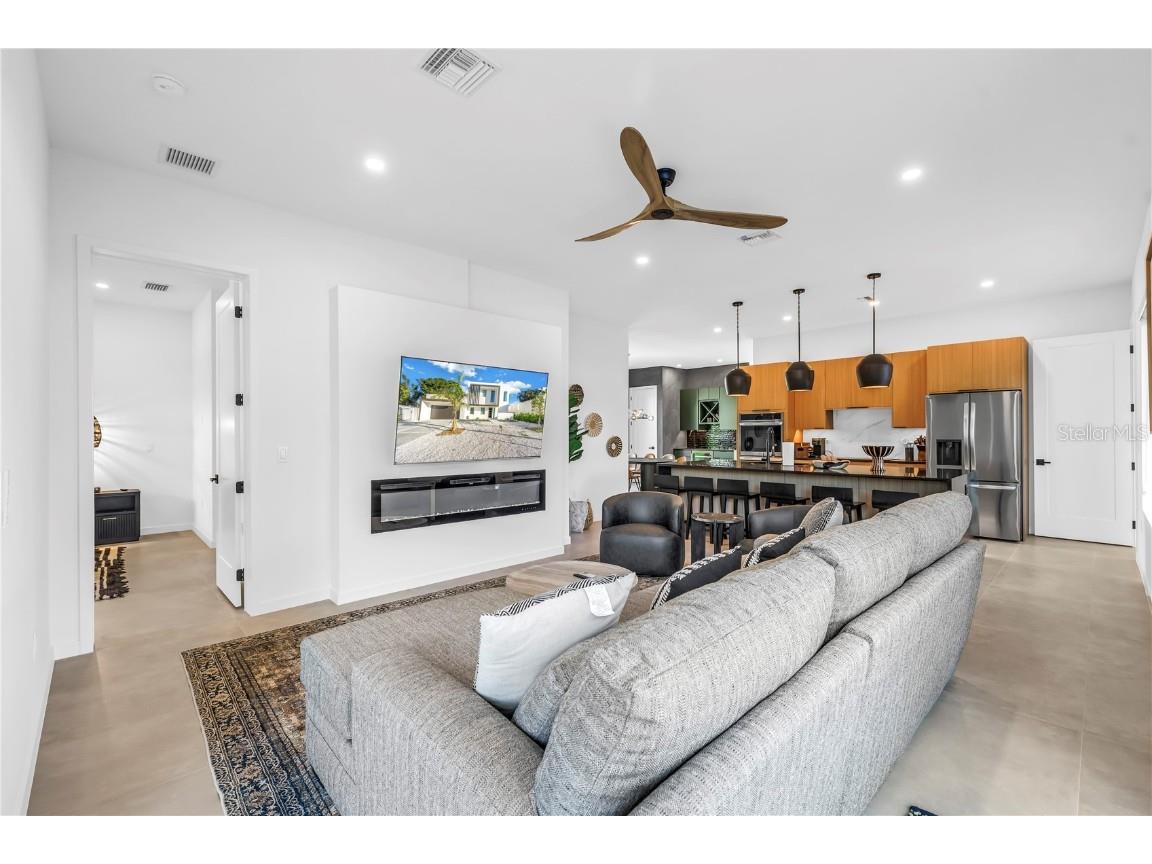 2305 Temple Street Sarasota FL 34239 A4670516 image20