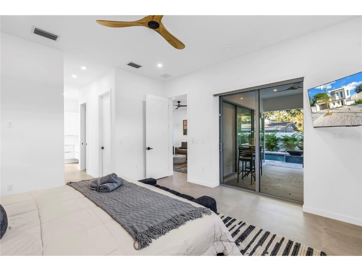 2305 Temple Street Sarasota FL 34239 A4670516 image22