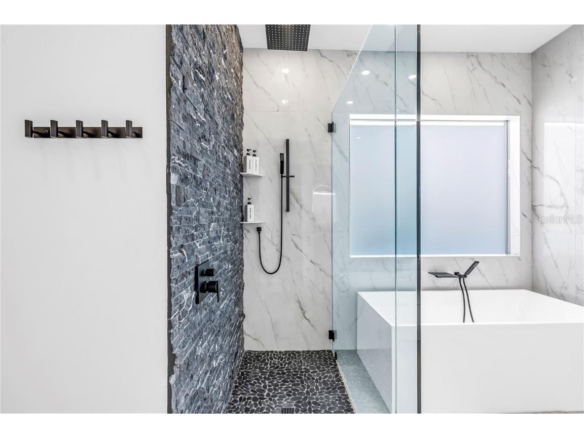 2305 Temple Street Sarasota FL 34239 A4670516 image24