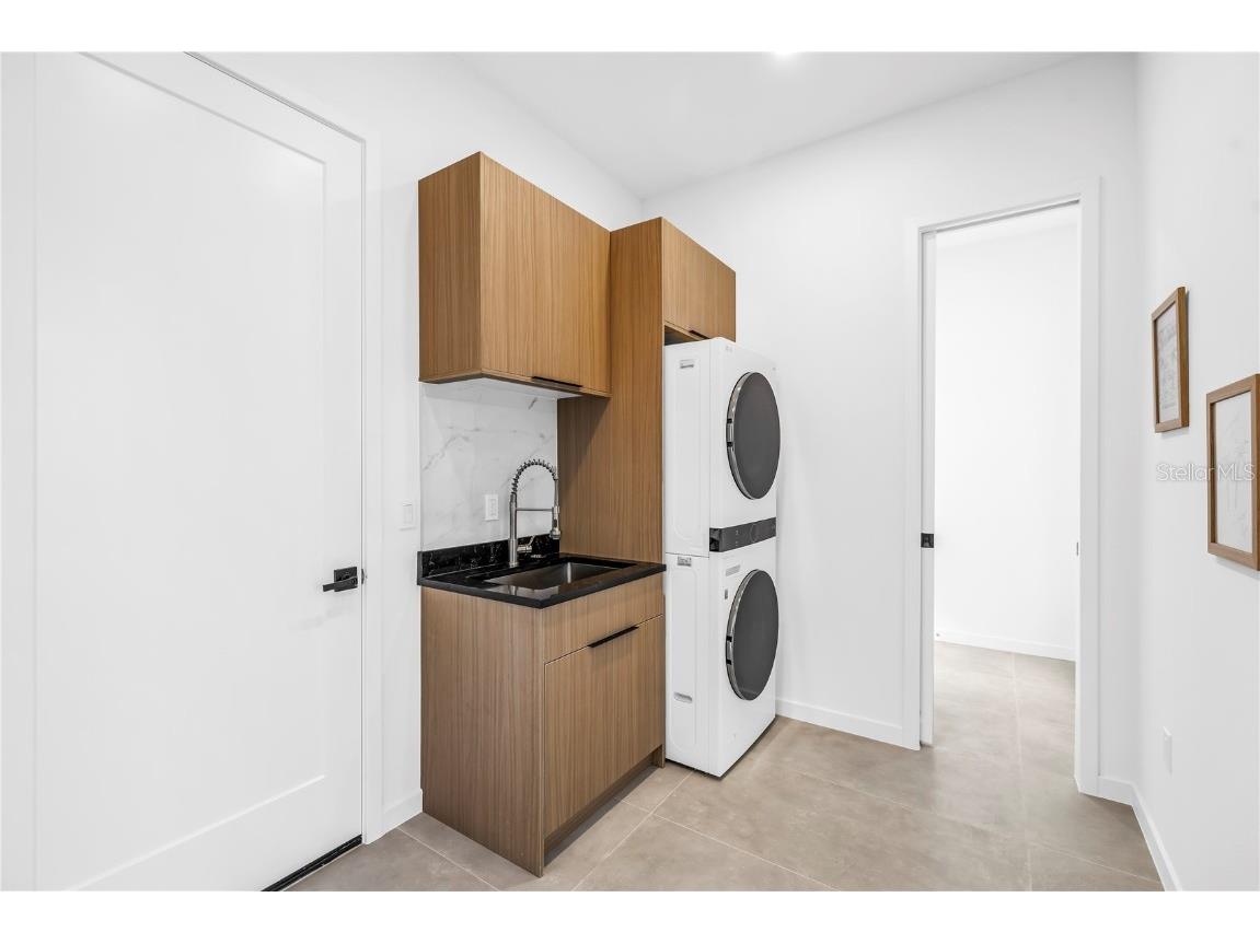 2305 Temple Street Sarasota FL 34239 A4670516 image28