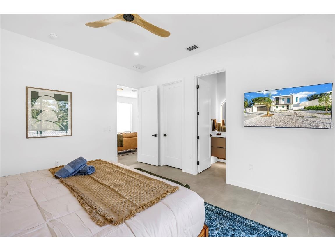 2305 Temple Street Sarasota FL 34239 A4670516 image44