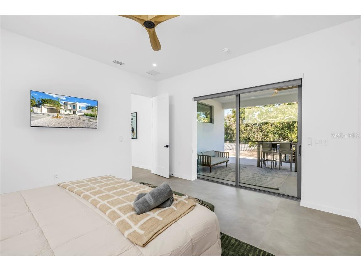 2305 Temple Street Sarasota FL 34239 A4670516 image50