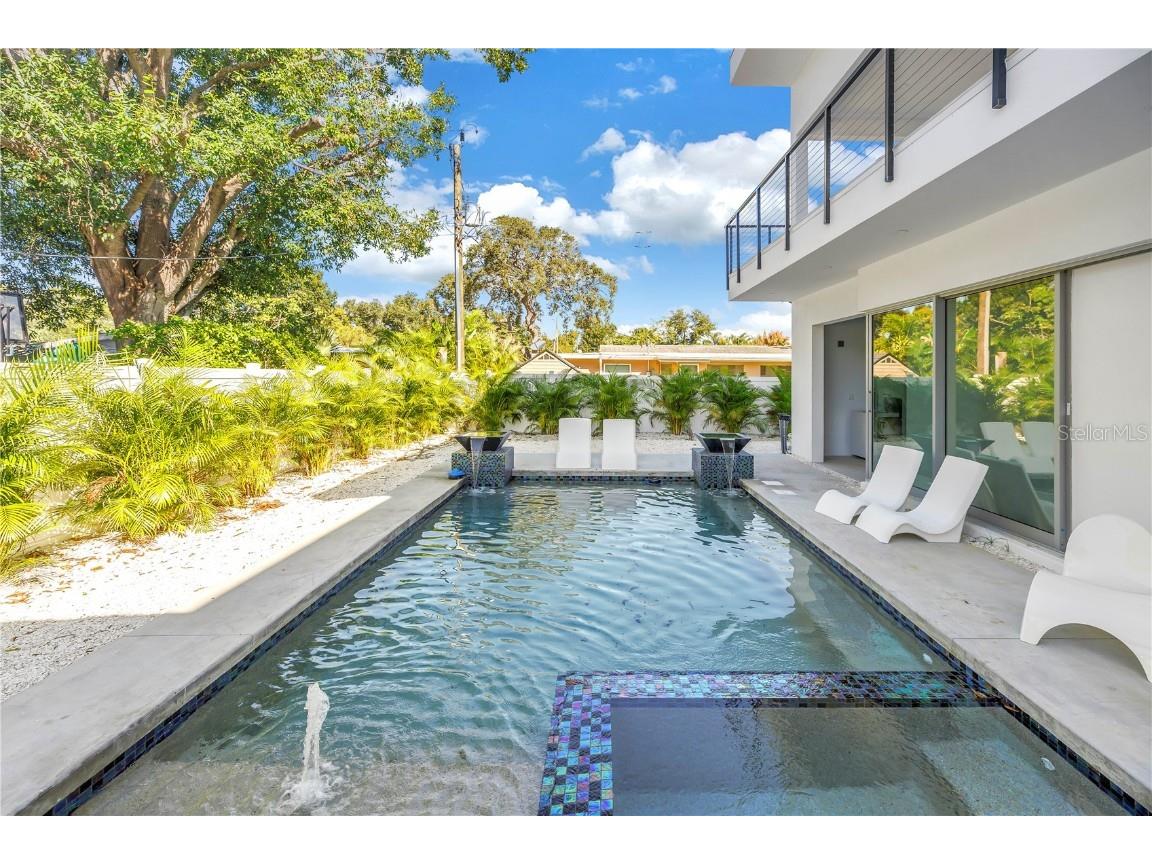 2305 Temple Street Sarasota FL 34239 A4670516 image59