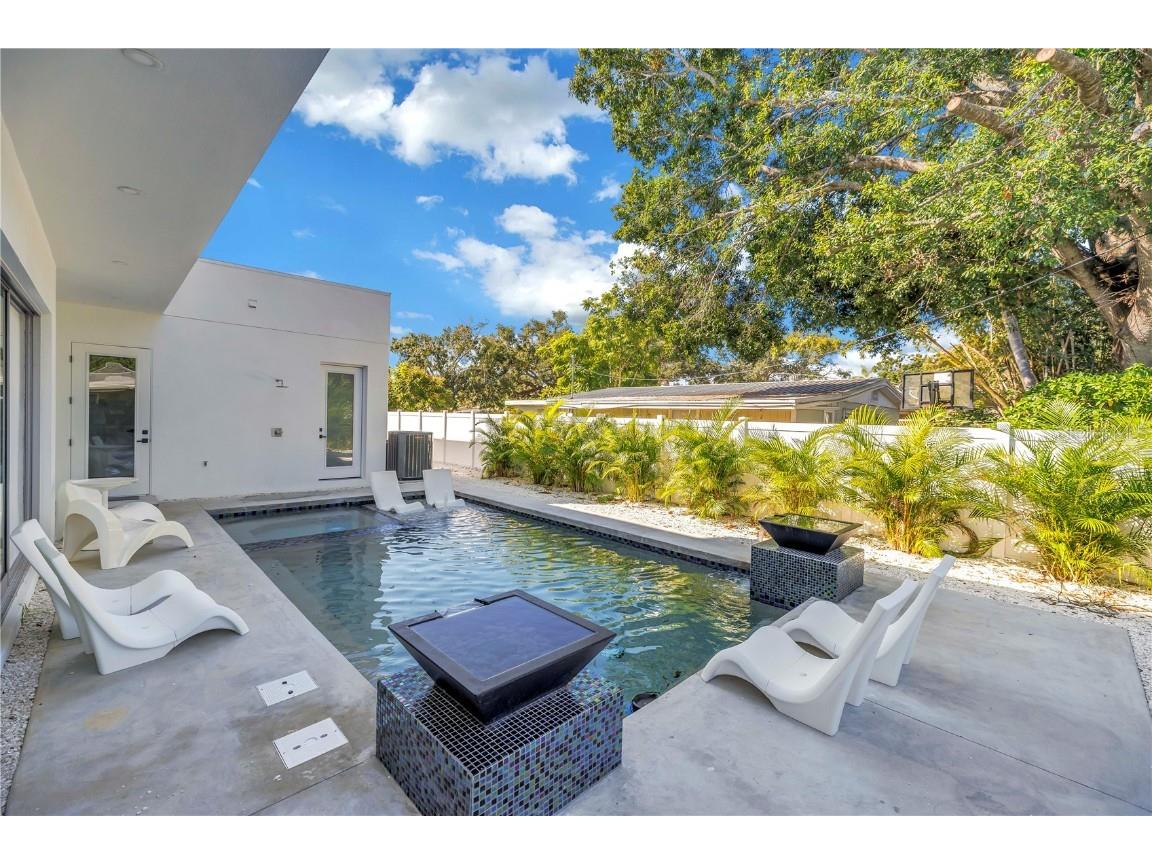 2305 Temple Street Sarasota FL 34239 A4670516 image62