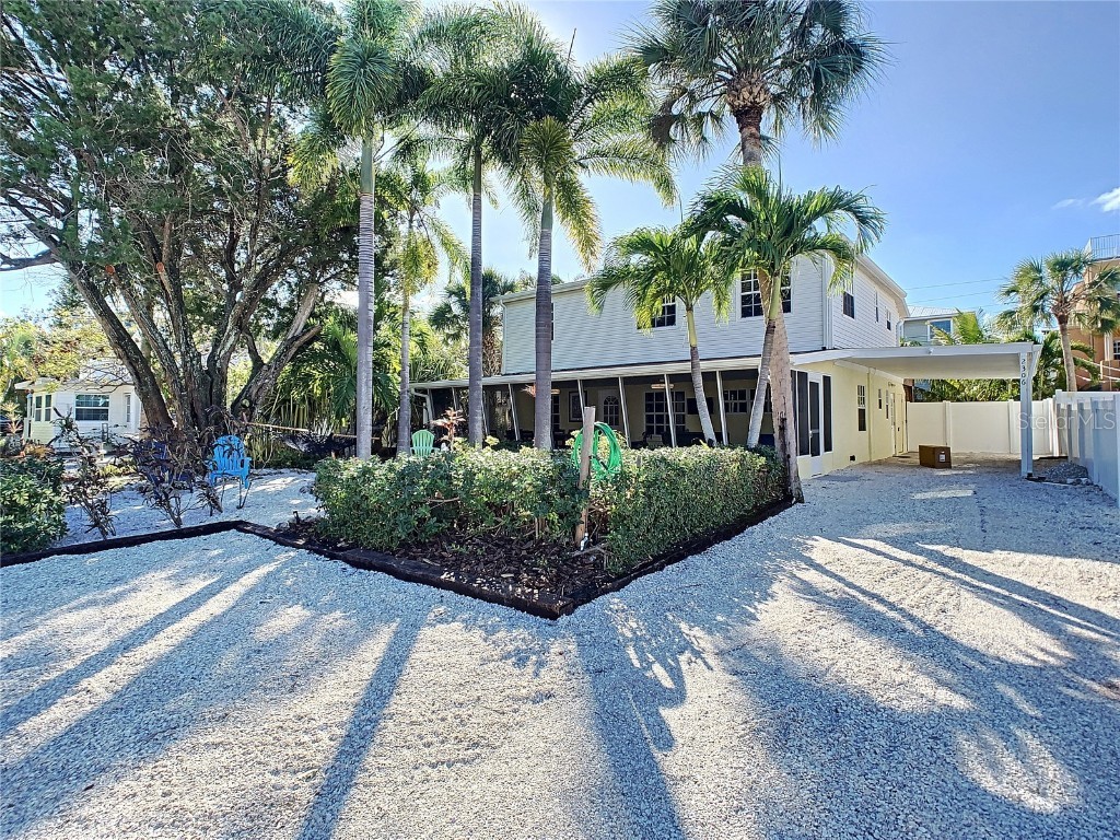 2306 Avenue B Bradenton Beach FL 34217 O6280154 image1