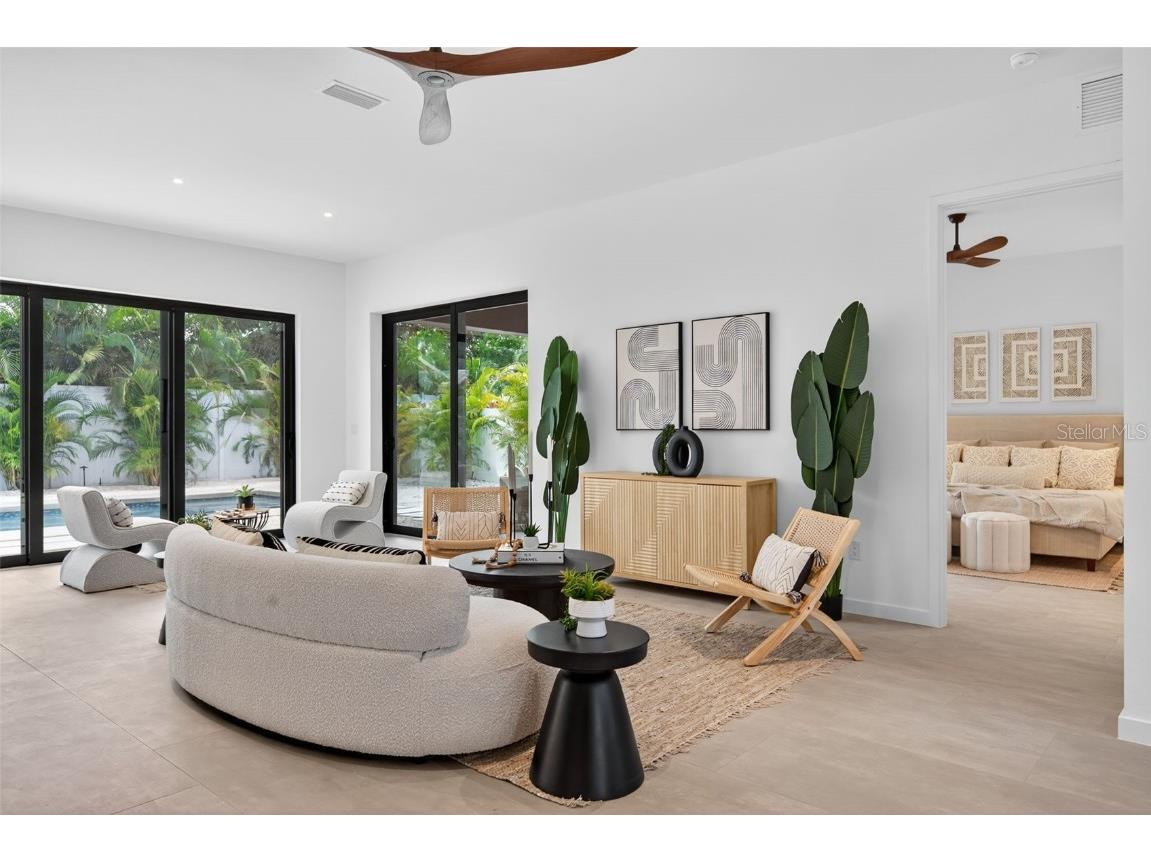 2306 Valencia Drive Sarasota FL 34239 A4670909 image10