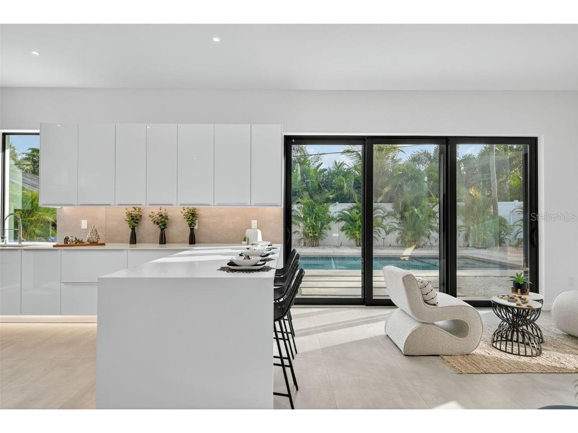 2306 Valencia Drive Sarasota FL 34239 A4670909 image13