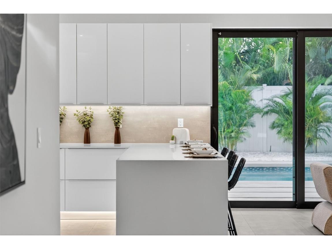 2306 Valencia Drive Sarasota FL 34239 A4670909 image14